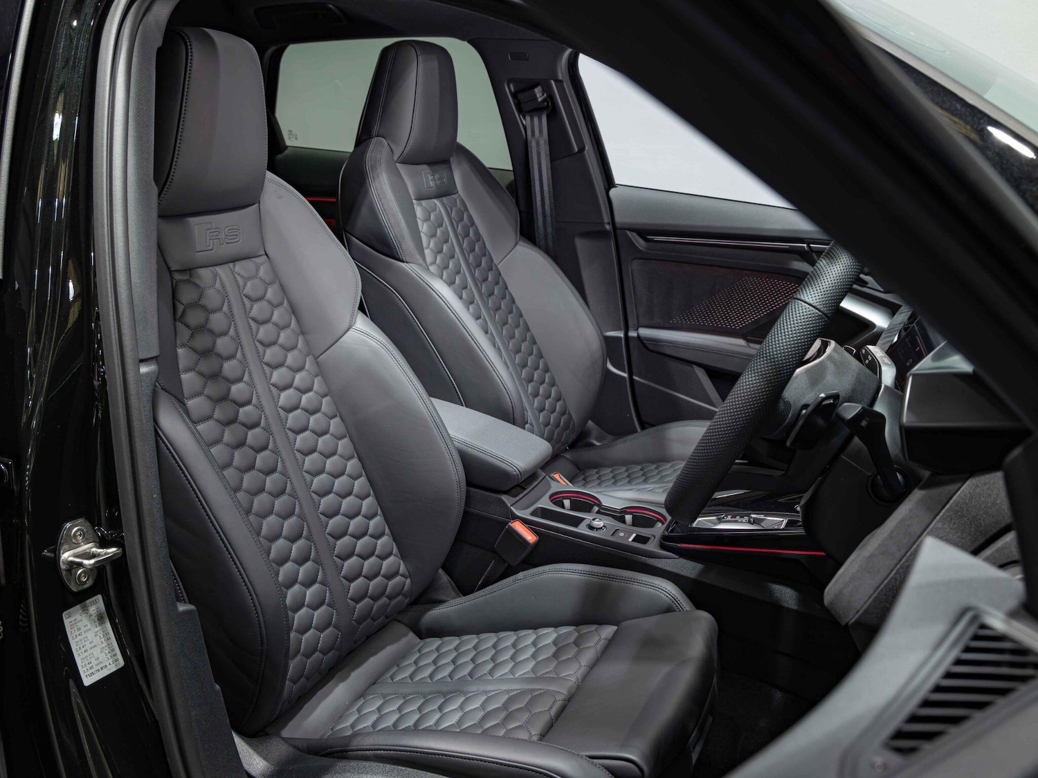 Used Audi RS3 2025 for sale - 77424721: Photo 2