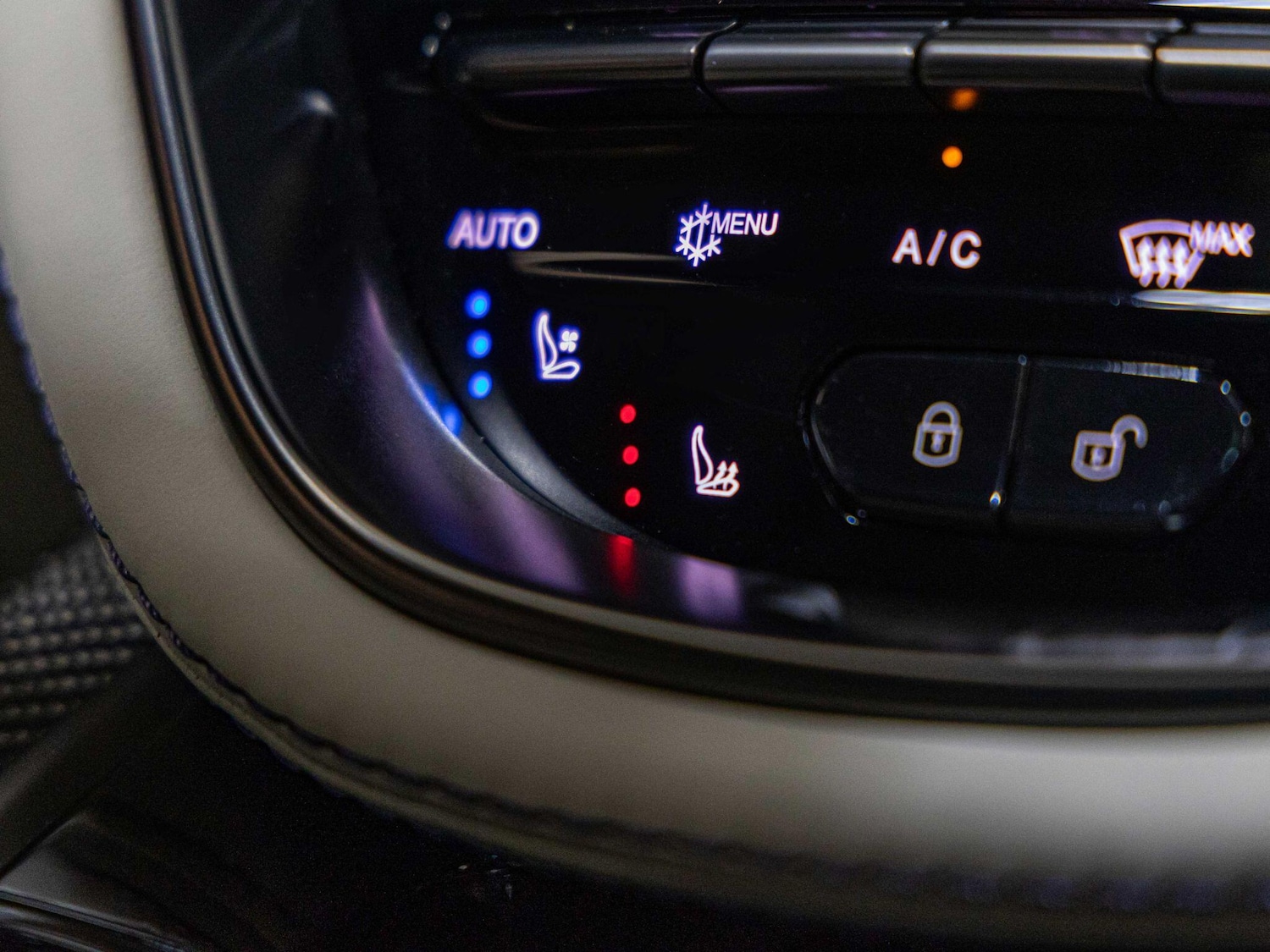 Used Aston Martin DBX for sale - 76476466: Photo 22