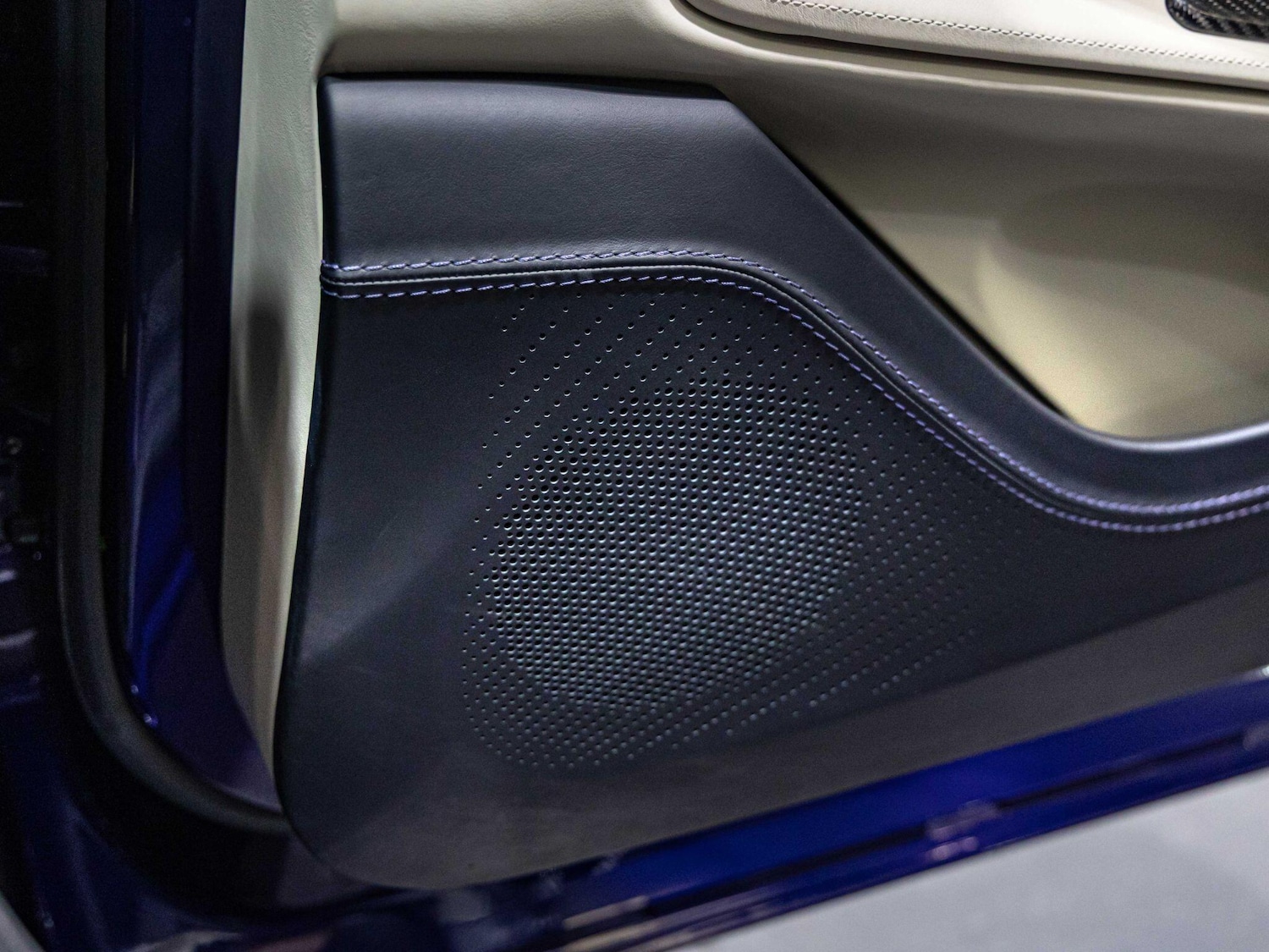 Used Aston Martin DBX for sale - 76476466: Photo 28