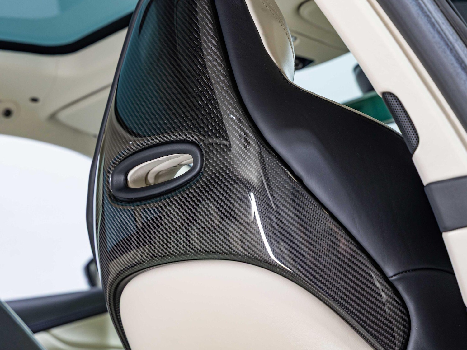 Used Aston Martin DBX for sale - 76476466: Photo 29