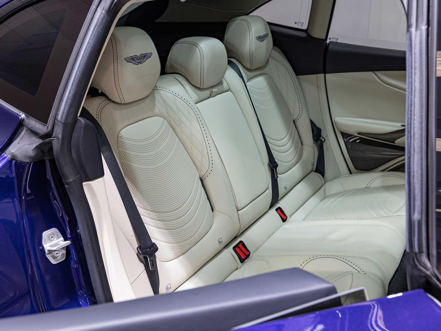 Used Aston Martin DBX for sale - 76476466: Photo 31