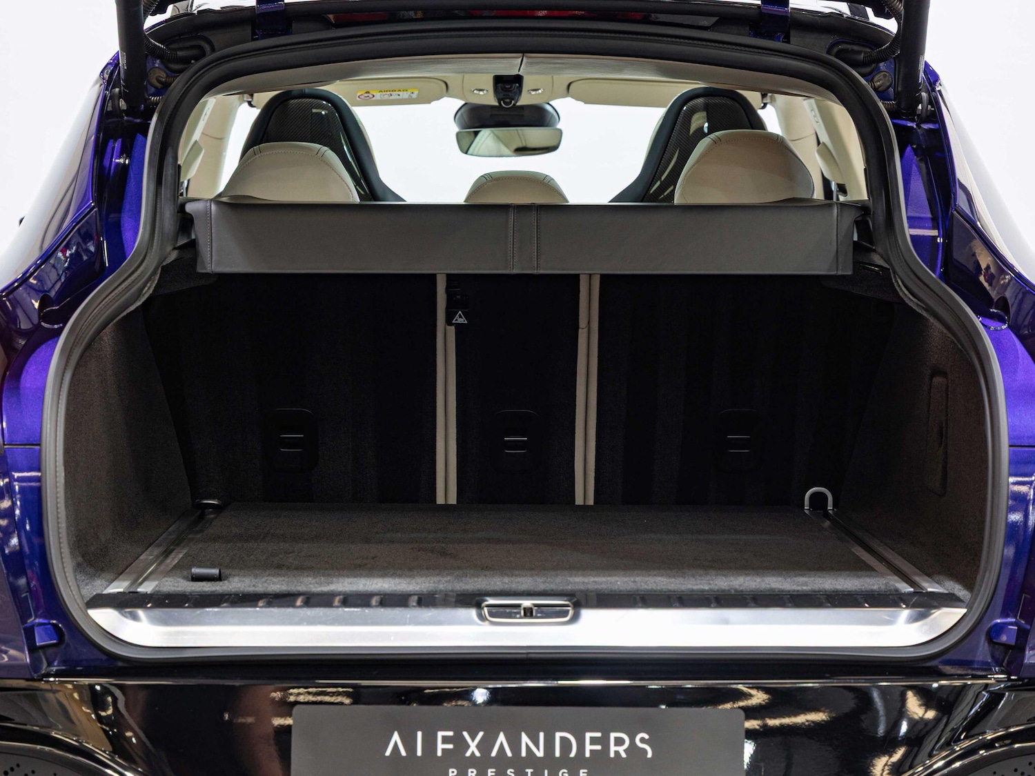 Used Aston Martin DBX for sale - 76476466: Photo 32