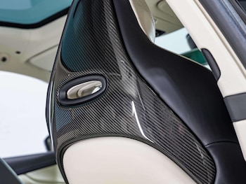 Used Aston Martin DBX 2023 for sale - 79464416: Photo
