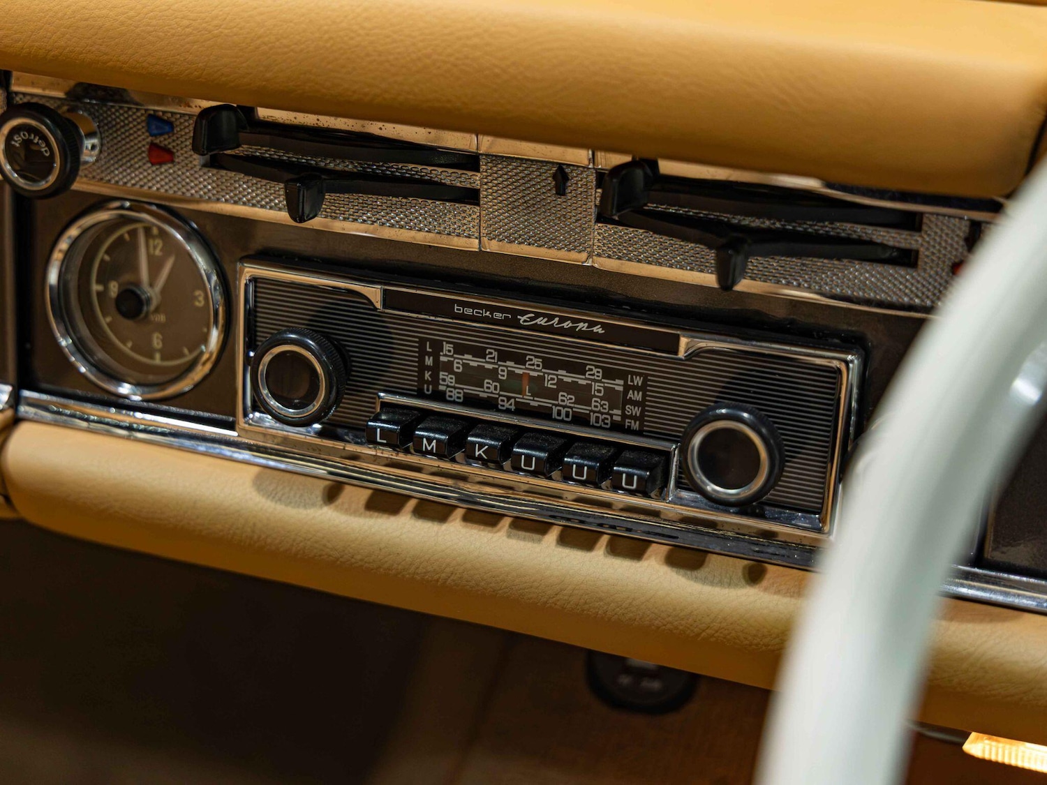 Used Mercedes-Benz 230 SL 1967 for sale - 77017037: Photo 15