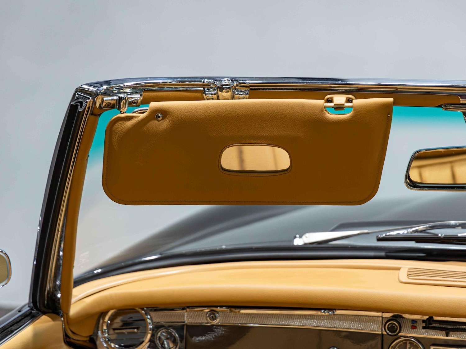 Used Mercedes-Benz 230 SL 1967 for sale - 77017037: Photo 18