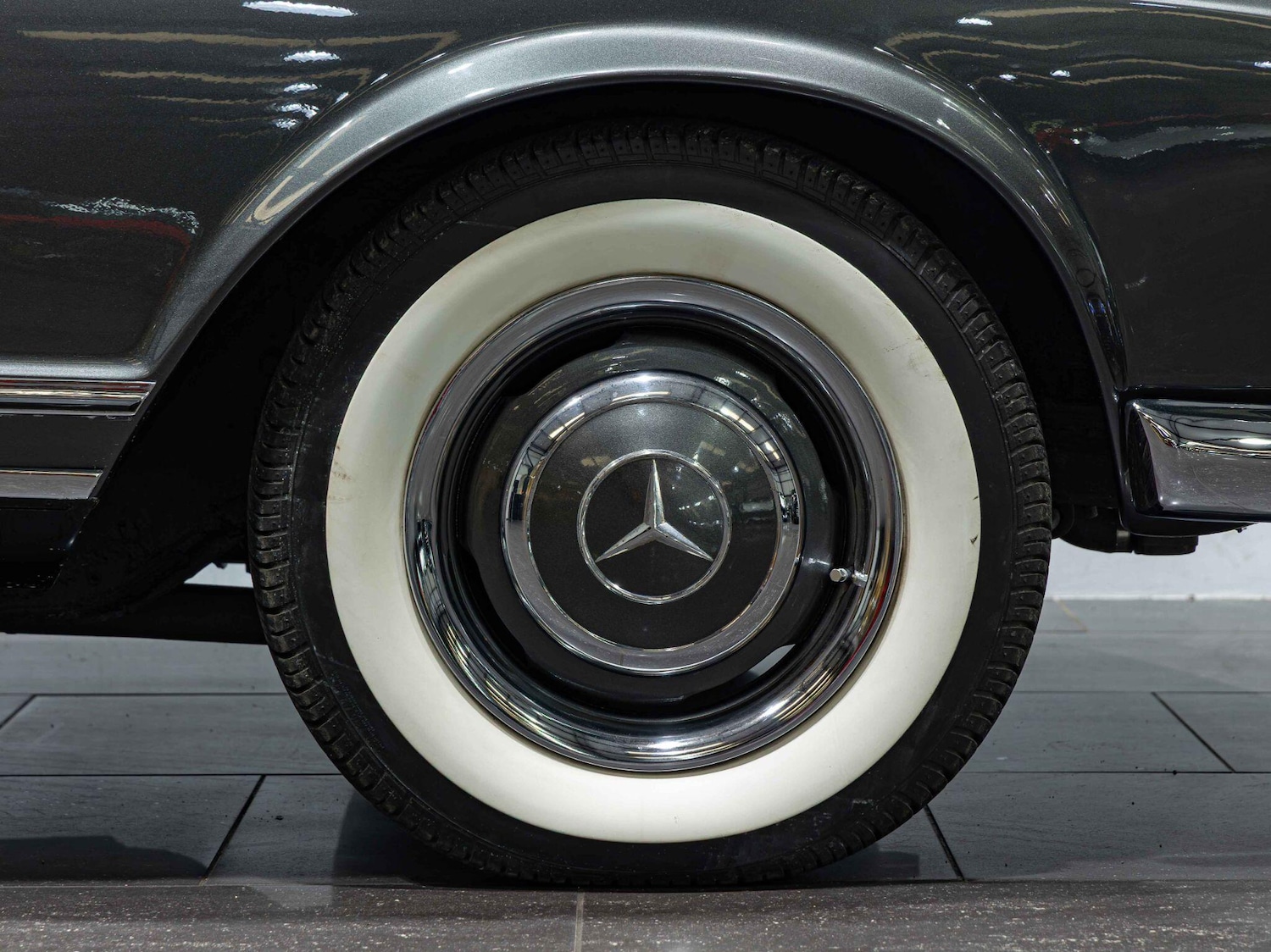 Used Mercedes-Benz 230 SL 1967 for sale - 77017037: Photo 3