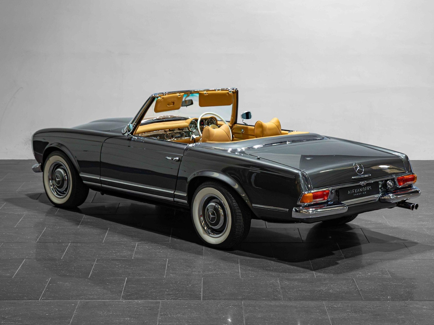 Used Mercedes-Benz 230 SL 1967 for sale - 77017037: Photo 9