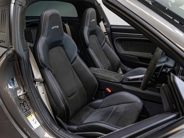 Used Porsche 911 2022 for sale - 75552637: Photo 2