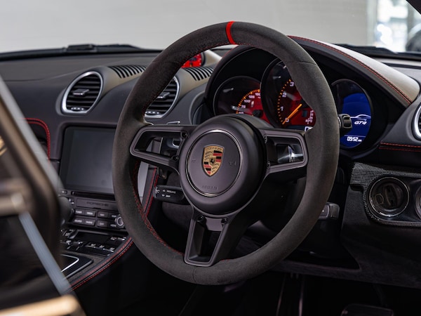 Used Porsche 718 Cayman 2021 for sale - 76159248: Photo 20