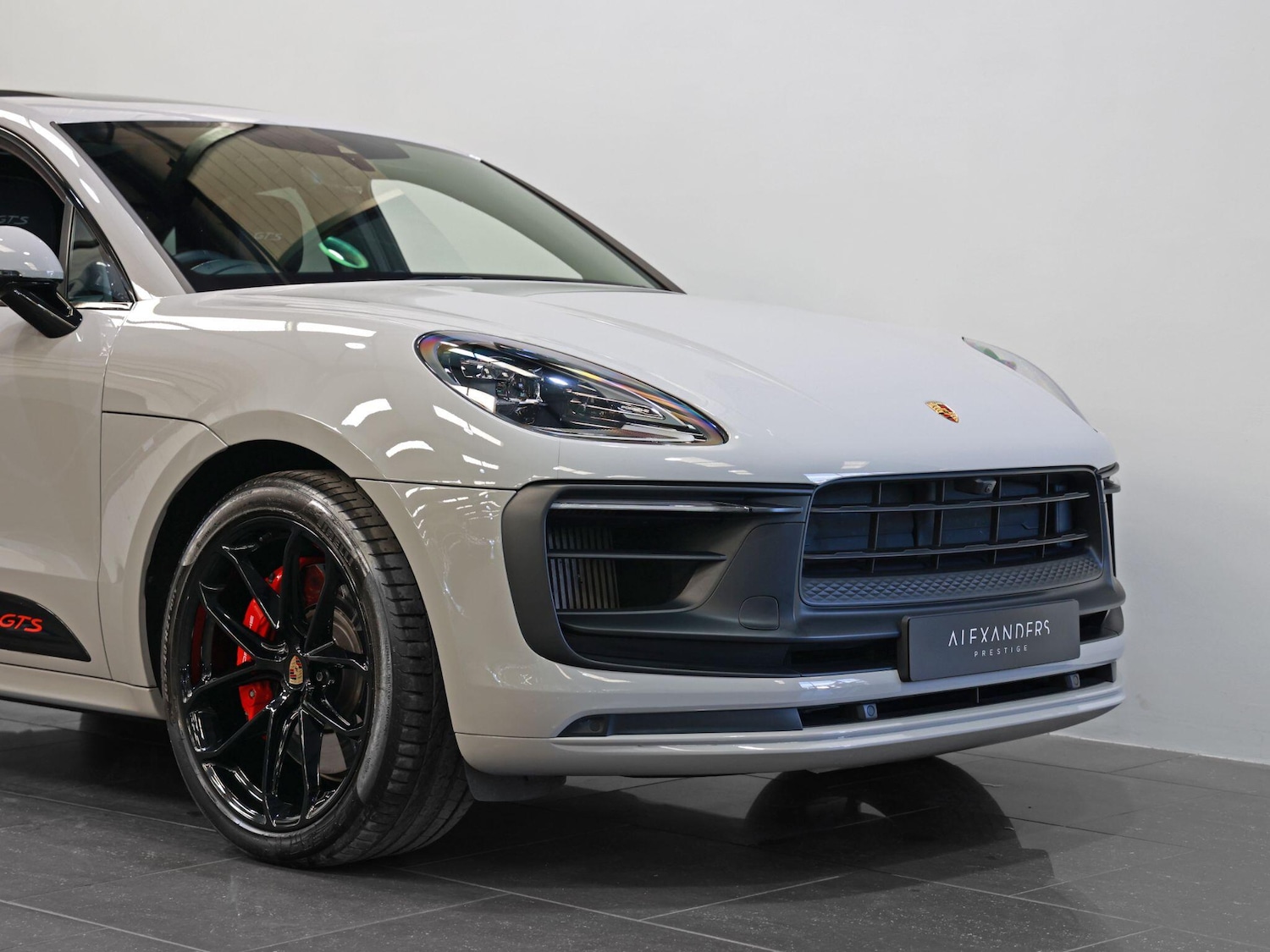 Used Porsche Macan 2023 for sale - 76360264: Photo 12
