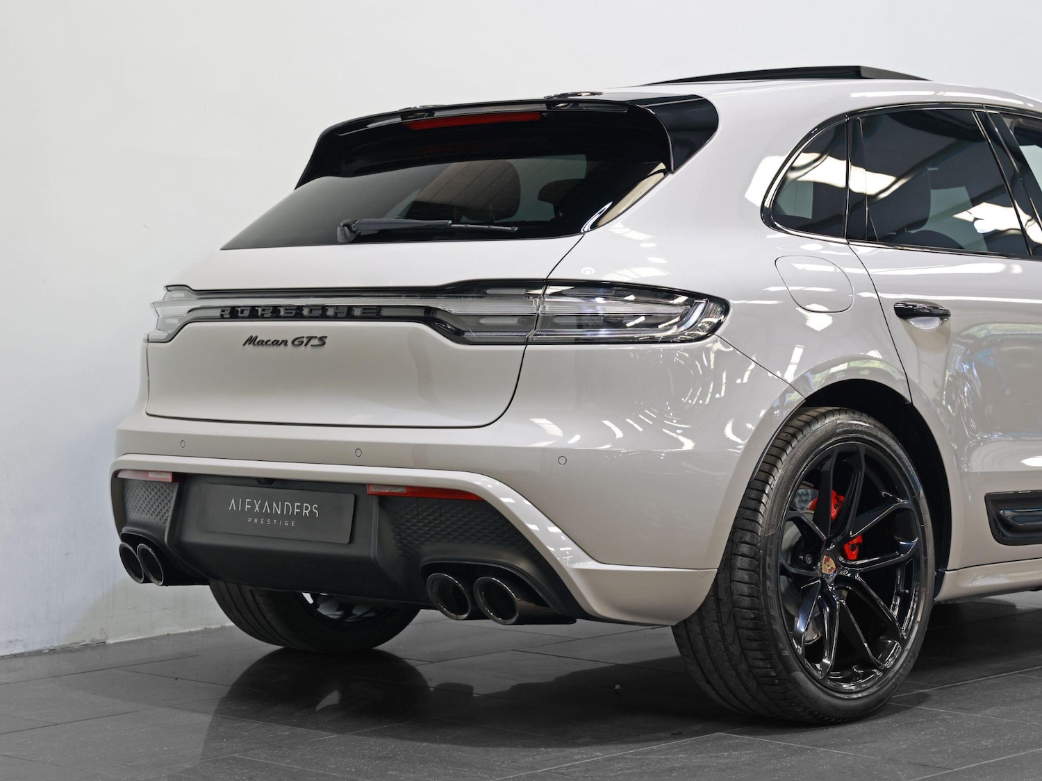 Used Porsche Macan 2023 for sale - 76360264: Photo 13