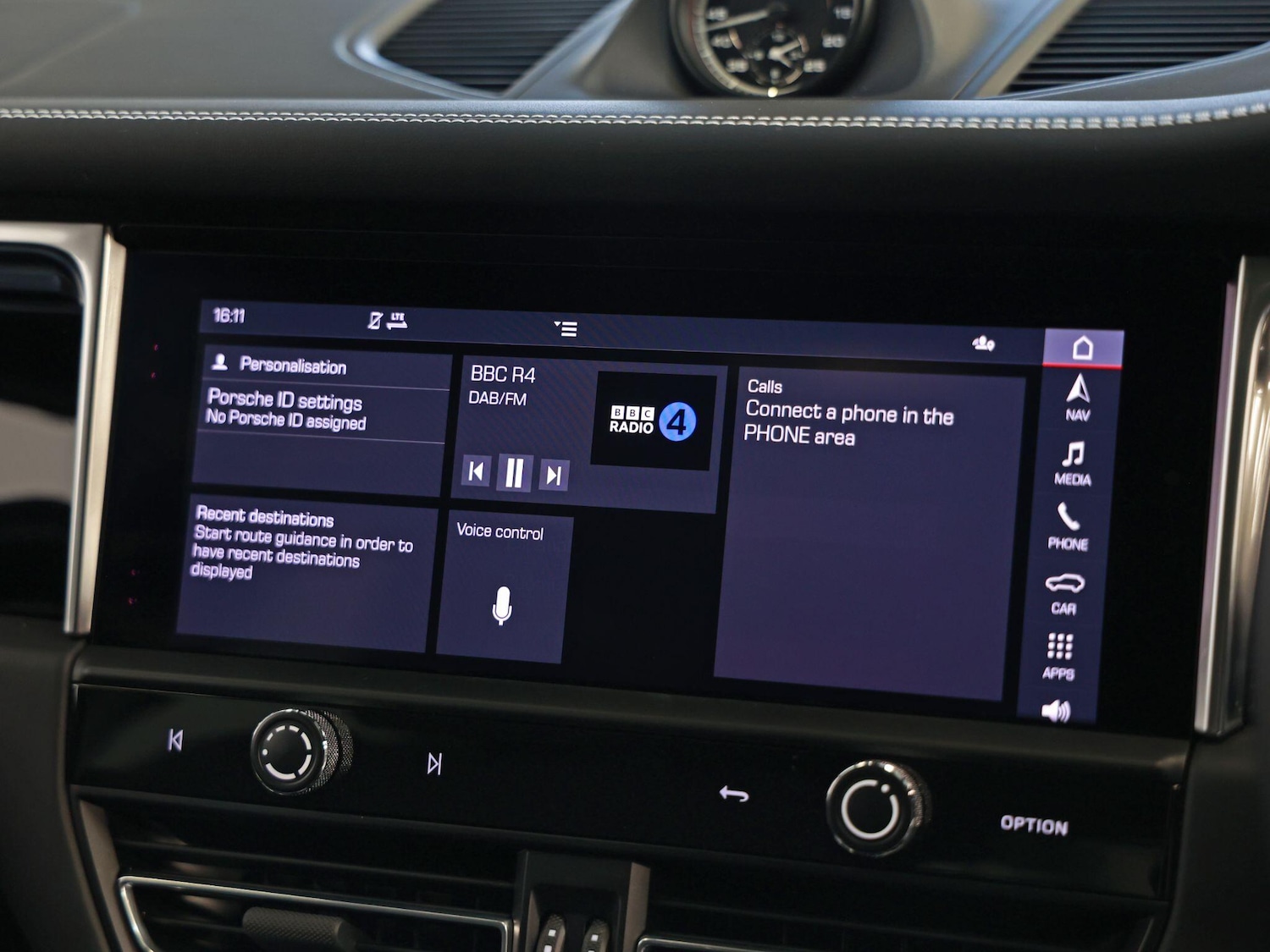 Used Porsche Macan 2023 for sale - 76360264: Photo 25