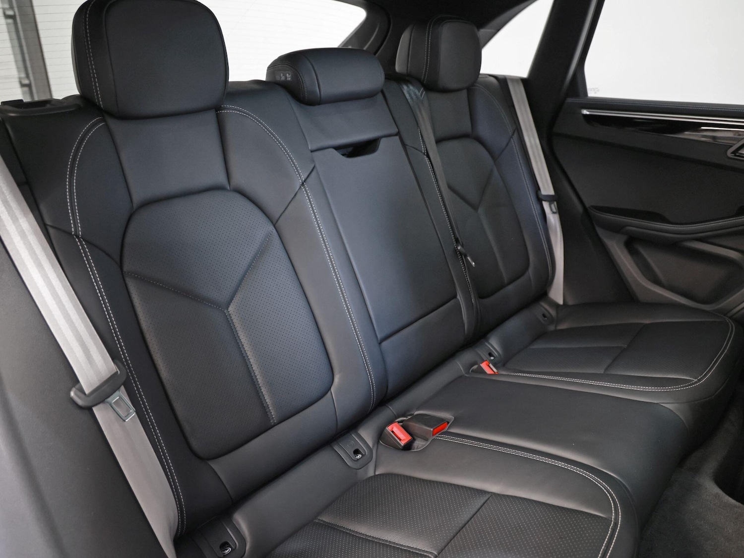 Used Porsche Macan 2023 for sale - 76360264: Photo 34