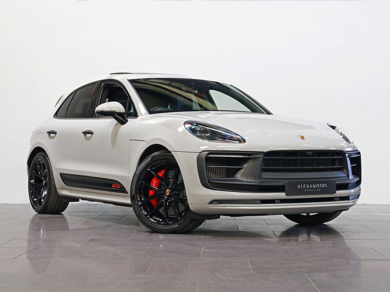 Used Porsche Macan 2023 for sale - 76360264: Photo 8