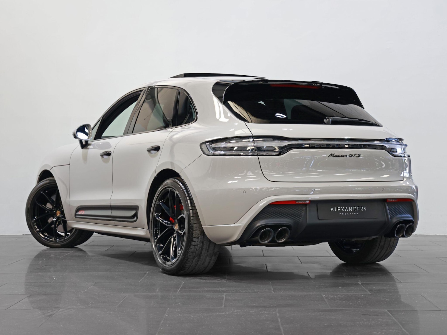 Used Porsche Macan 2023 for sale - 76360264: Photo 9