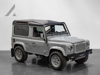 Land Rover - Defender 90