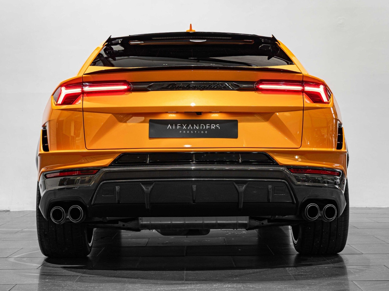 Used Lamborghini Urus 2023 for sale - 76122523: Photo 11