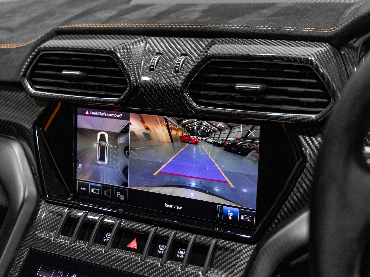 Used Lamborghini Urus 2023 for sale - 76122523: Photo 27