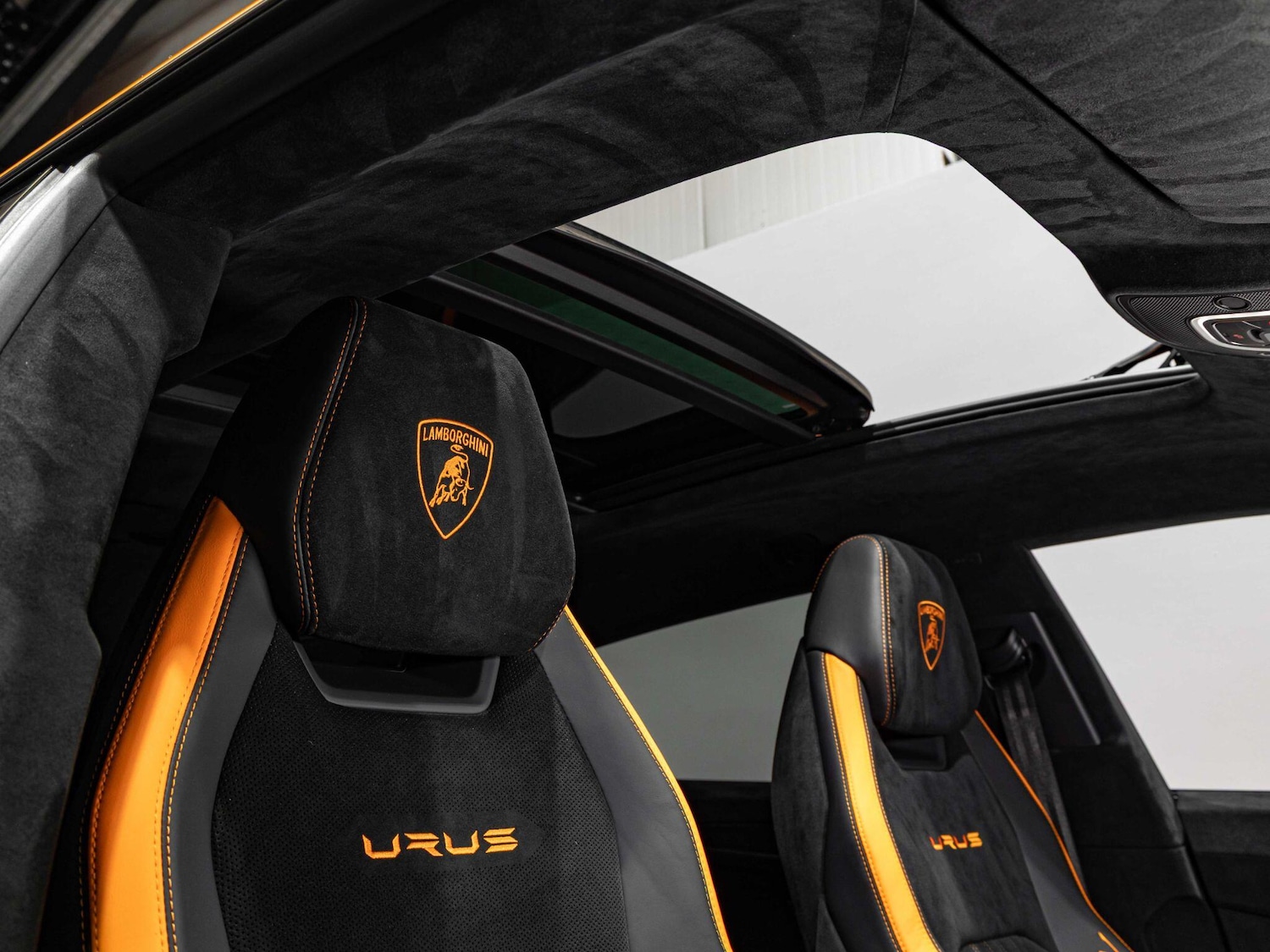 Used Lamborghini Urus 2023 for sale - 76122523: Photo 3