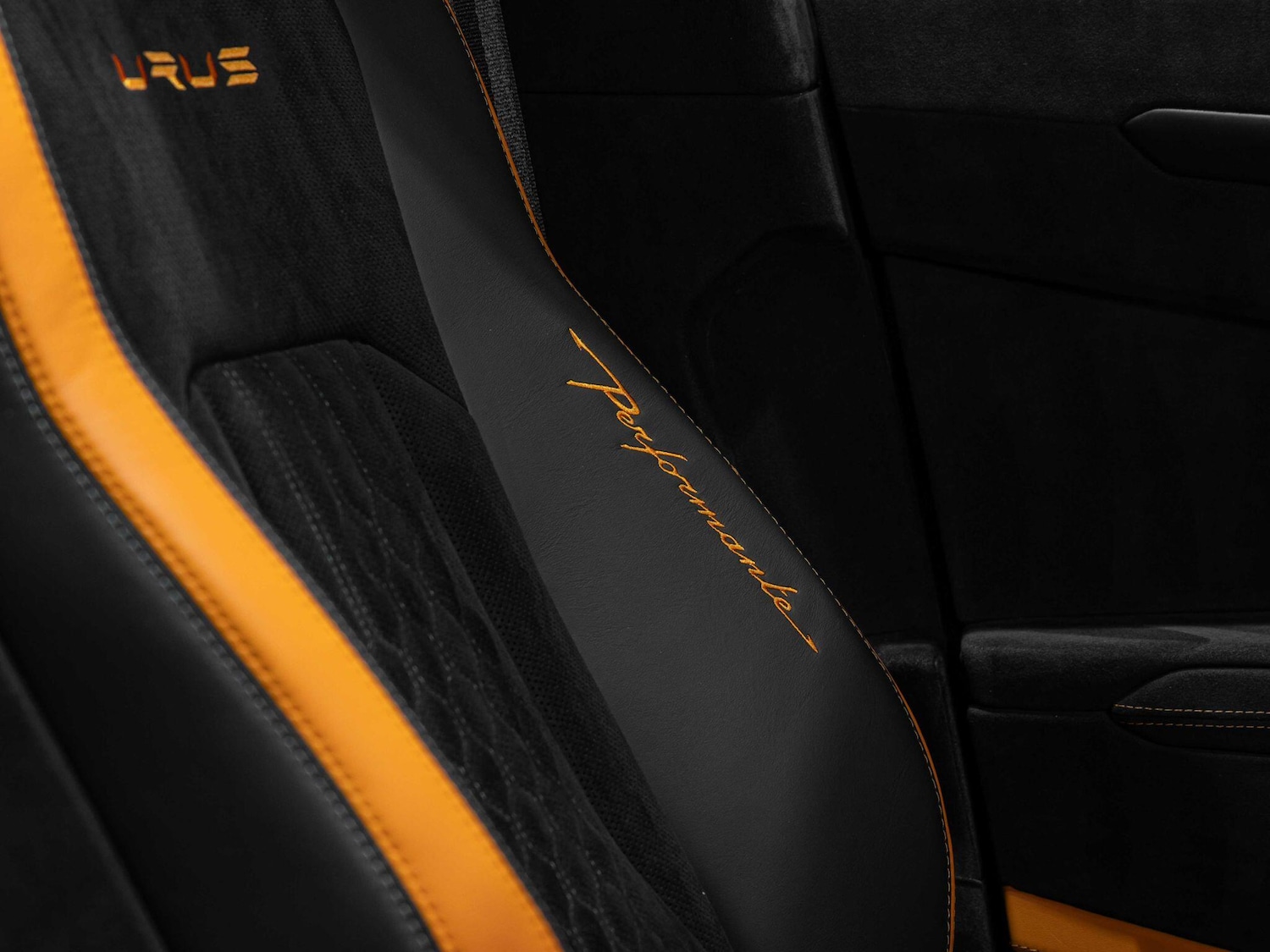 Used Lamborghini Urus 2023 for sale - 76122523: Photo 32