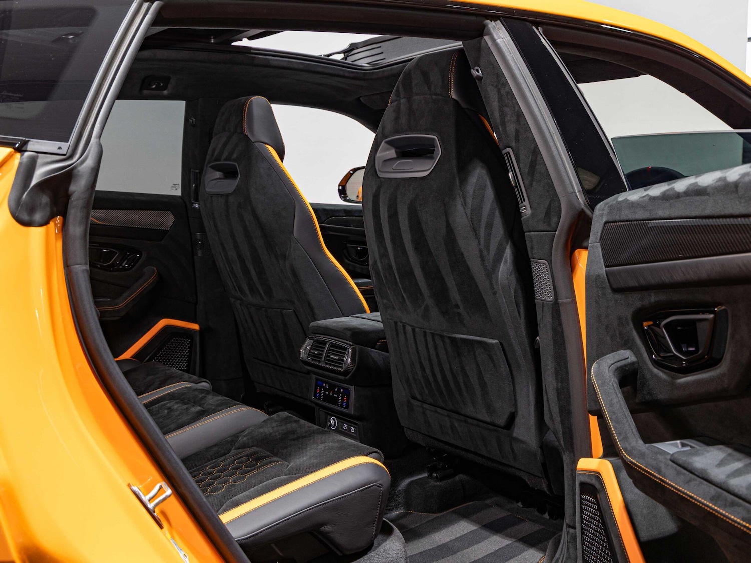 Used Lamborghini Urus 2023 for sale - 76122523: Photo 35