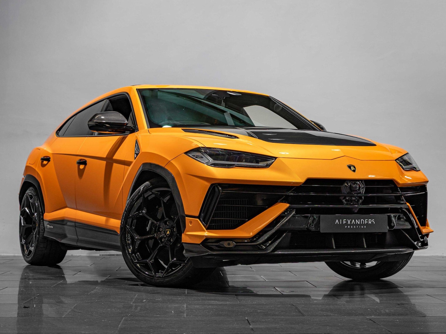 Used Lamborghini Urus 2023 for sale - 76122523: Photo 8