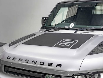 Used Land Rover Defender 90 2024 for sale - 76409287: Photo