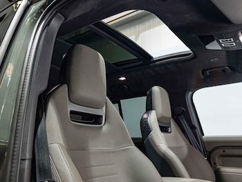 Used Land Rover Defender 110 2025 for sale - 76727316: Photo