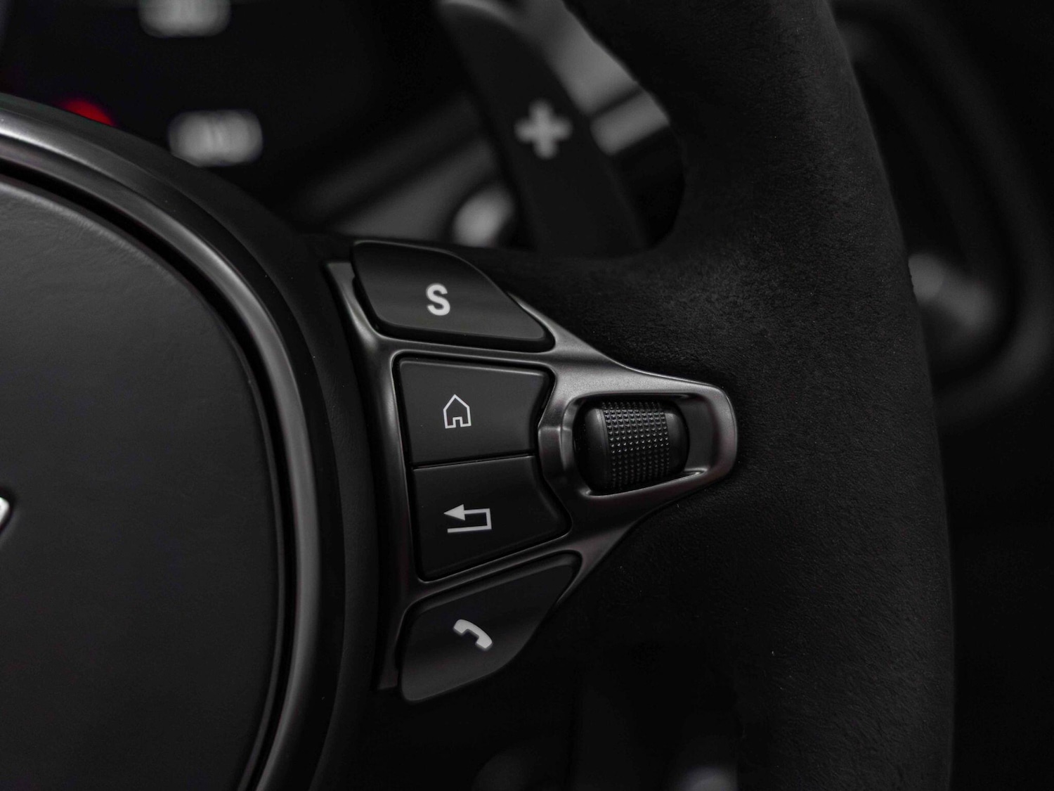 Used Aston Martin DBS 2022 for sale - 76994048: Photo 10