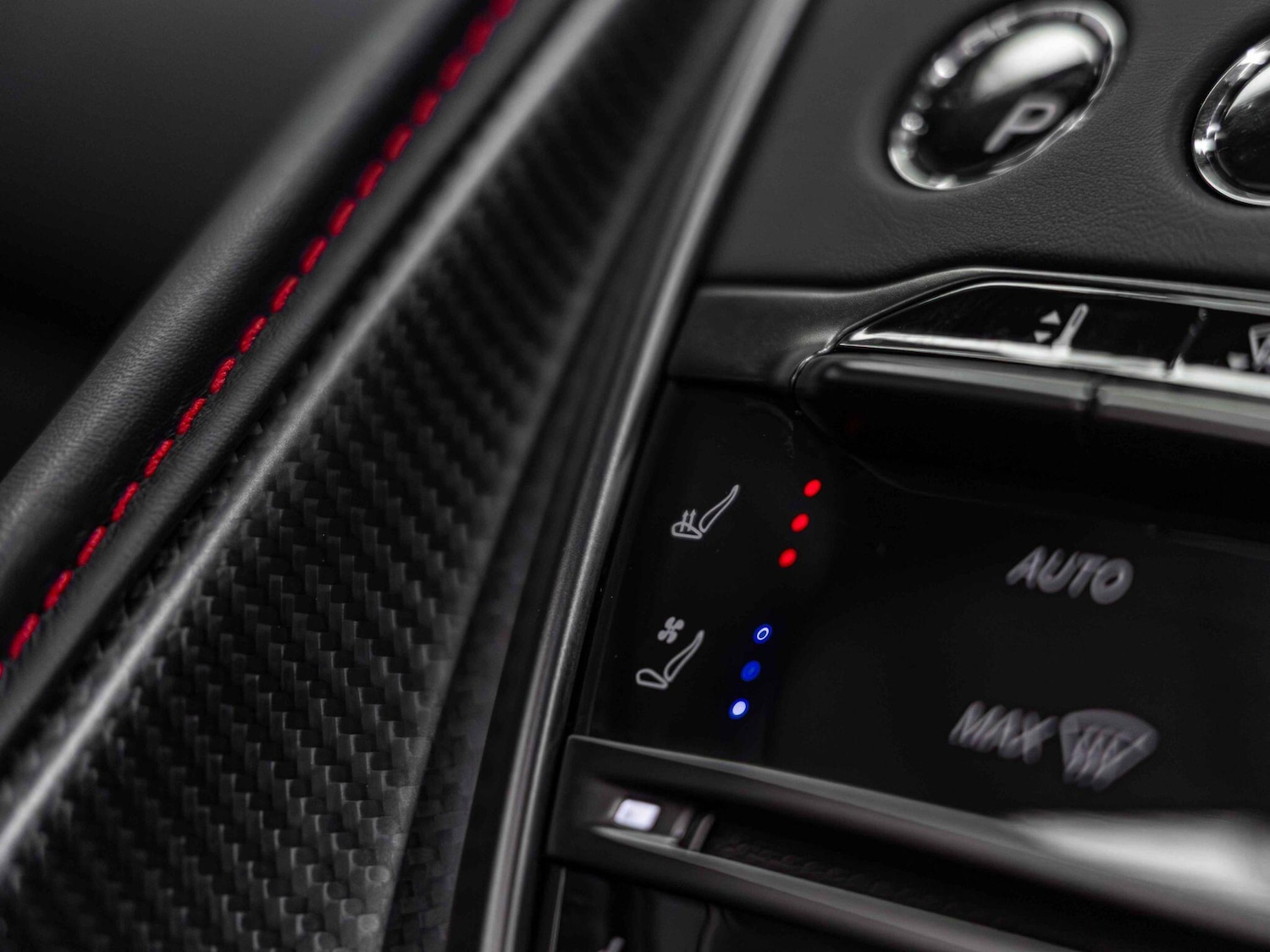 Used Aston Martin DBS 2022 for sale - 76994048: Photo 13