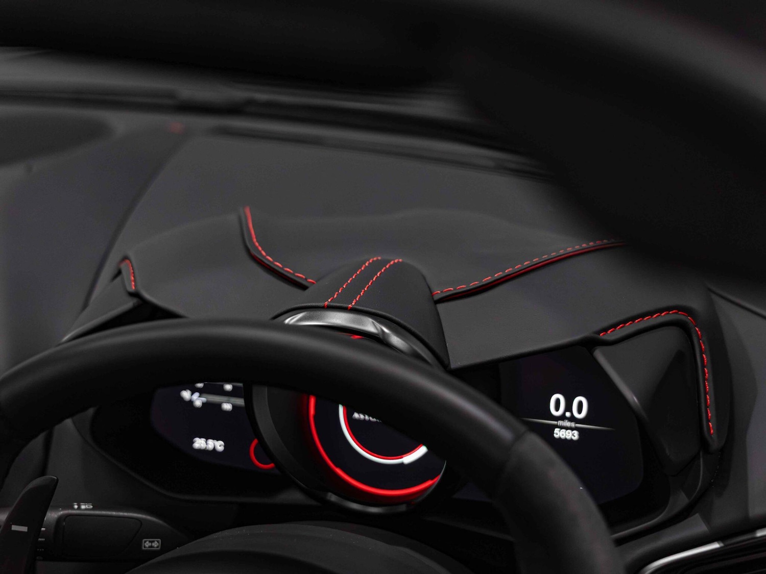 Used Aston Martin DBS 2022 for sale - 76994048: Photo 14