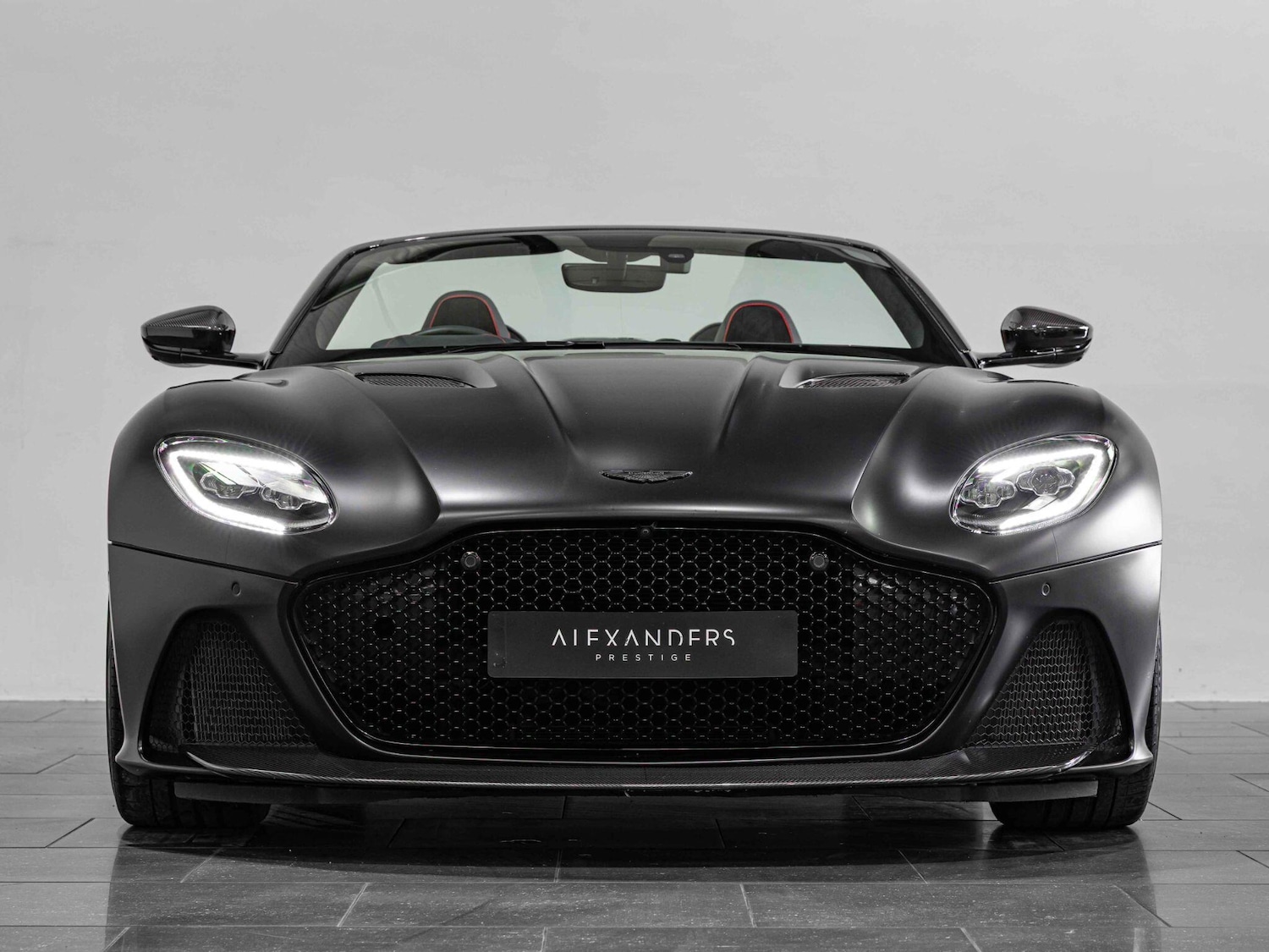 Used Aston Martin DBS 2022 for sale - 76994048: Photo 16