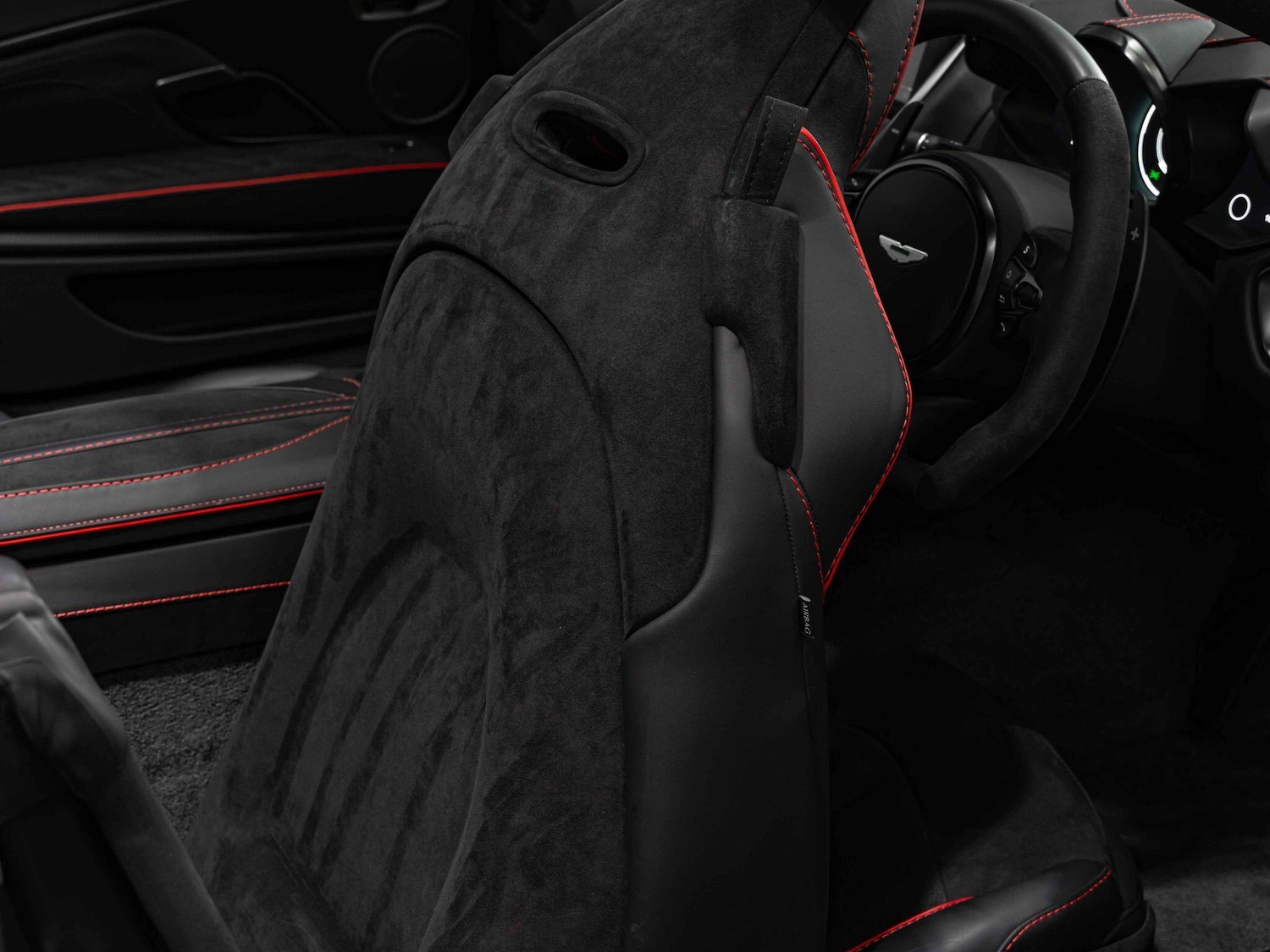 Used Aston Martin DBS 2022 for sale - 76994048: Photo 19