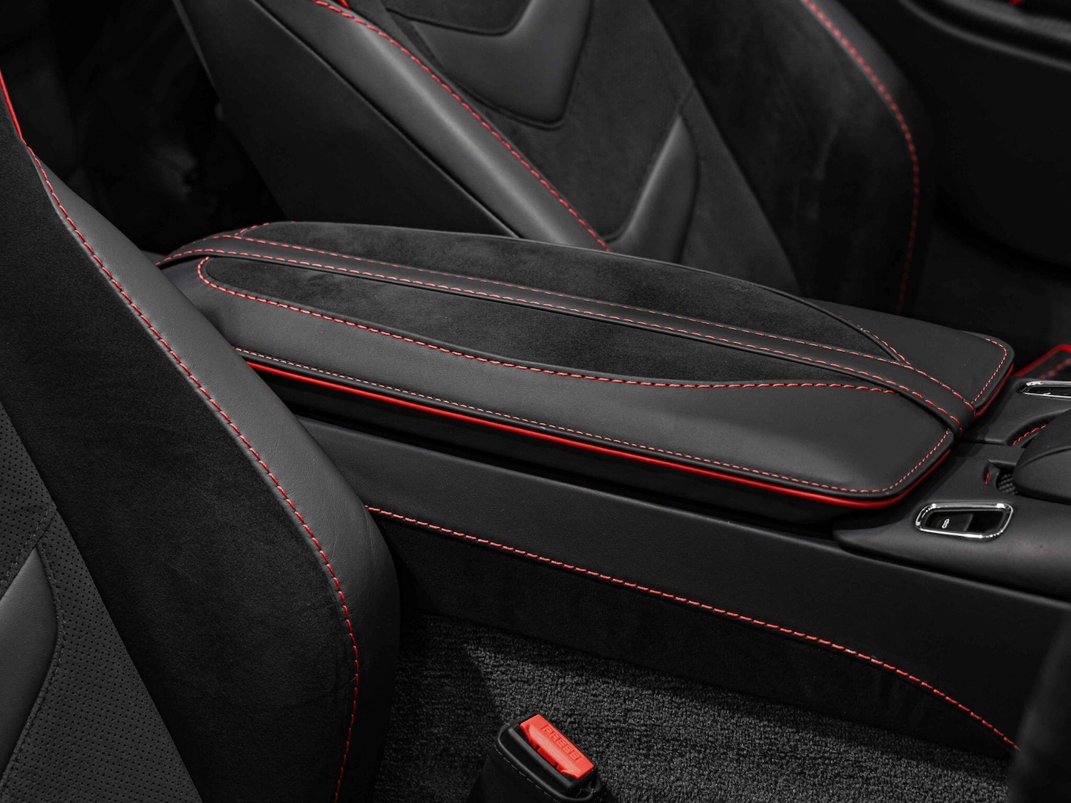 Used Aston Martin DBS 2022 for sale - 76994048: Photo 20