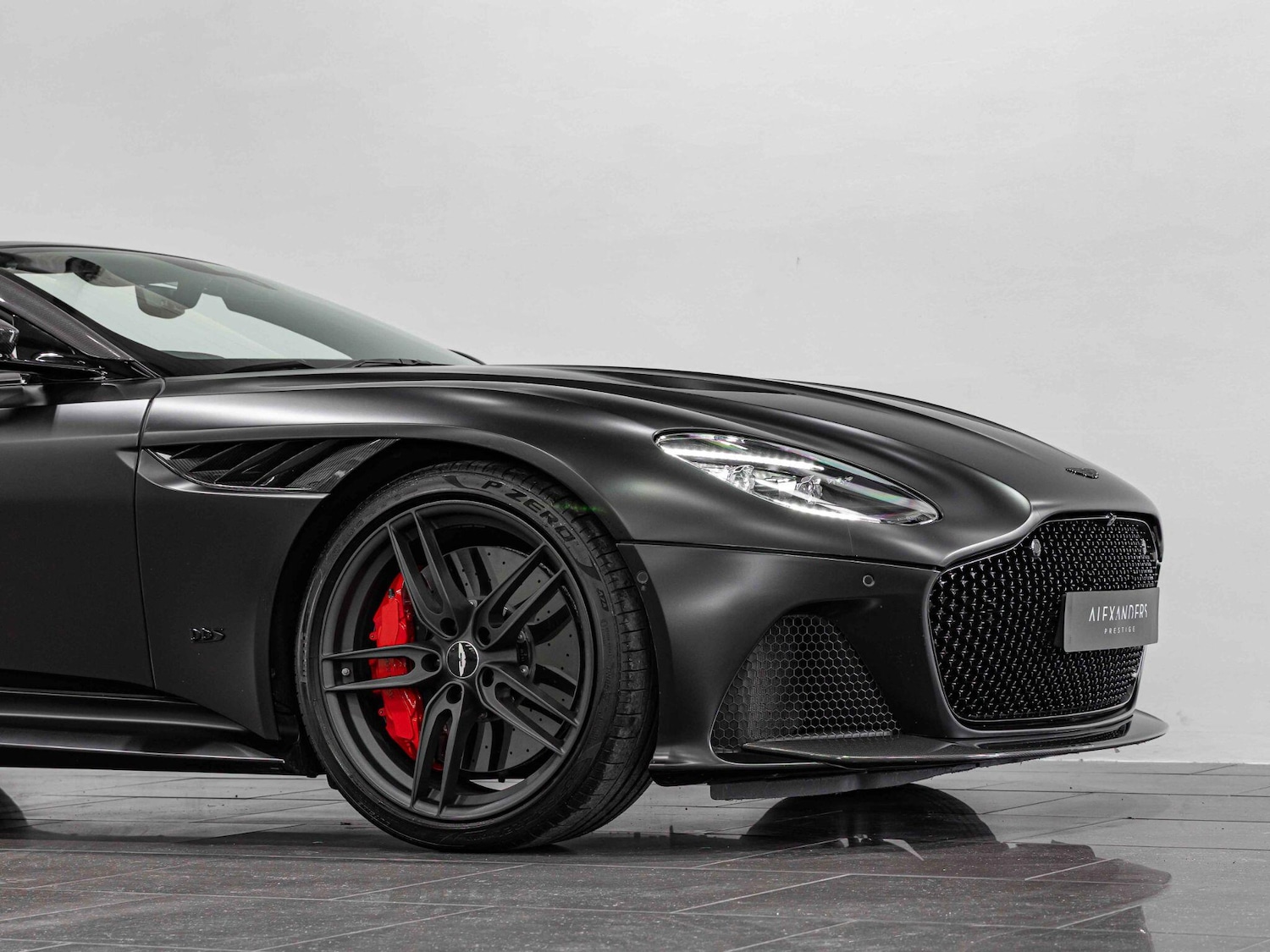 Used Aston Martin DBS 2022 for sale - 76994048: Photo 23