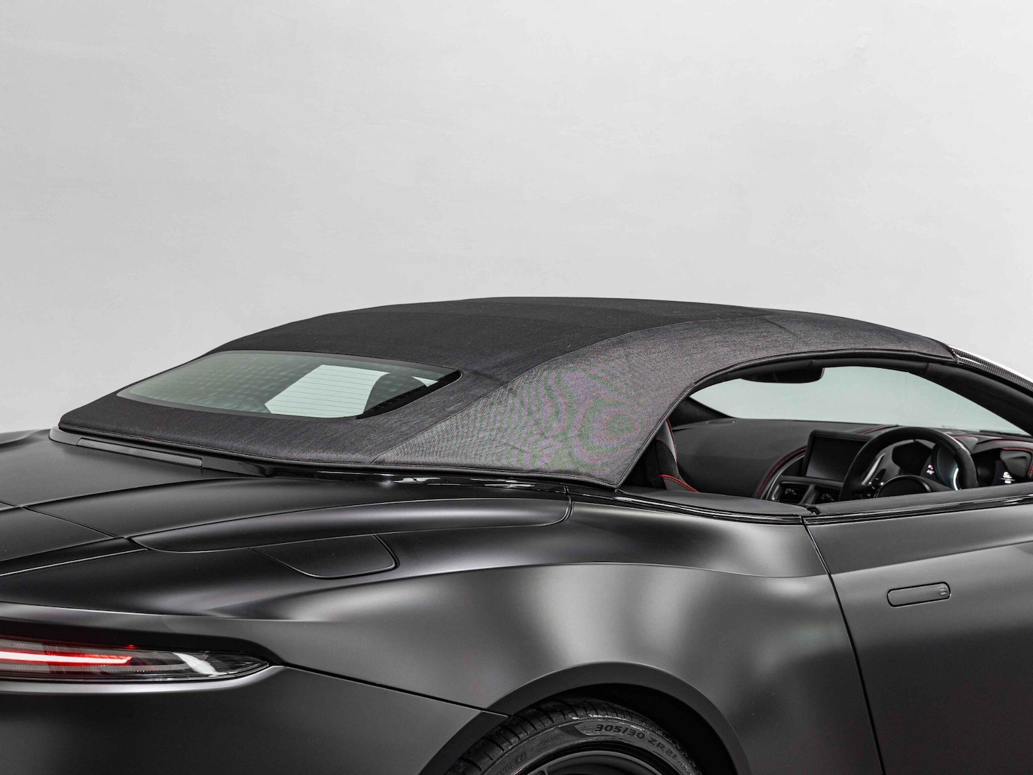 Used Aston Martin DBS 2022 for sale - 76994048: Photo 24