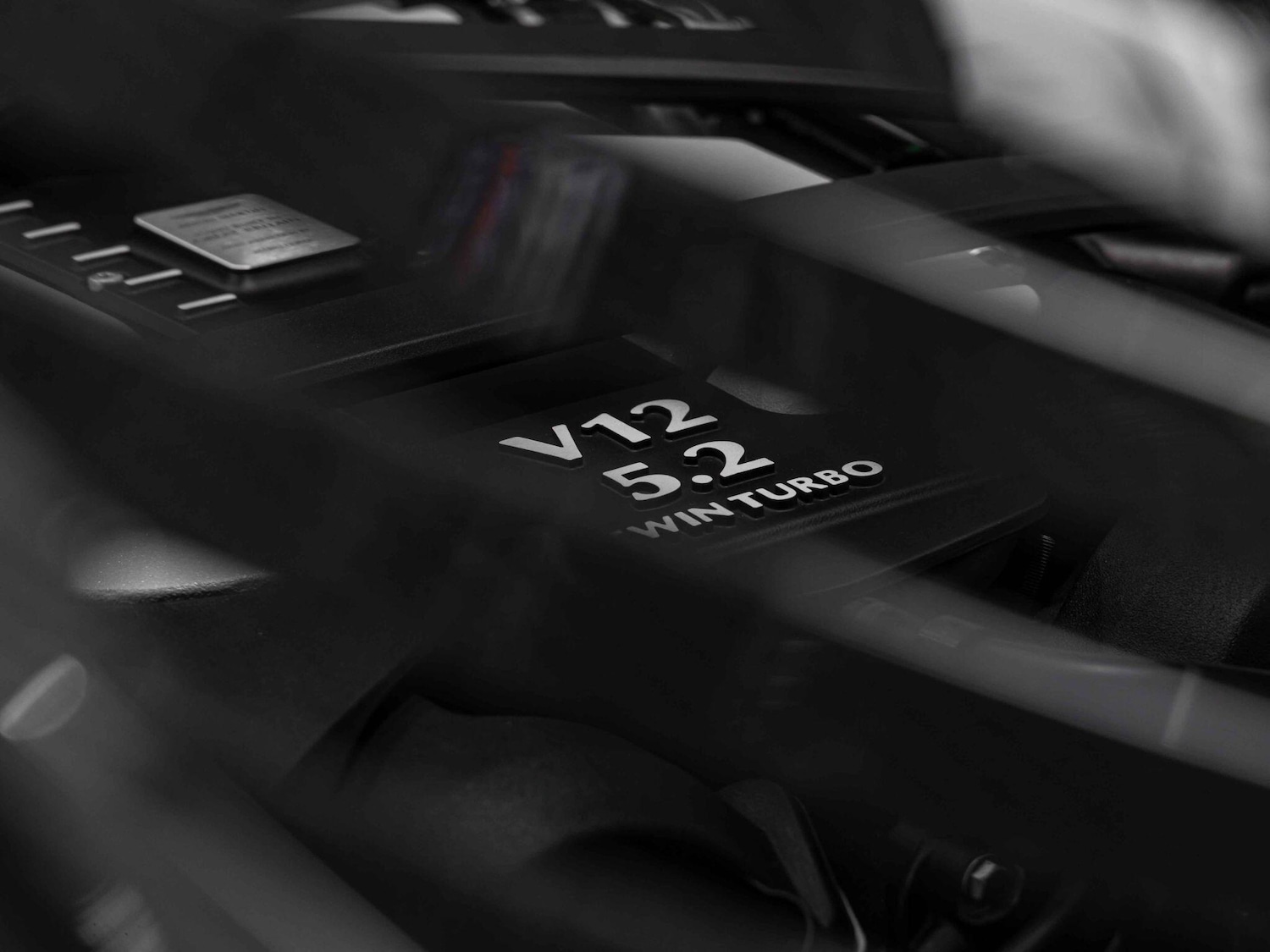 Used Aston Martin DBS 2022 for sale - 76994048: Photo 25