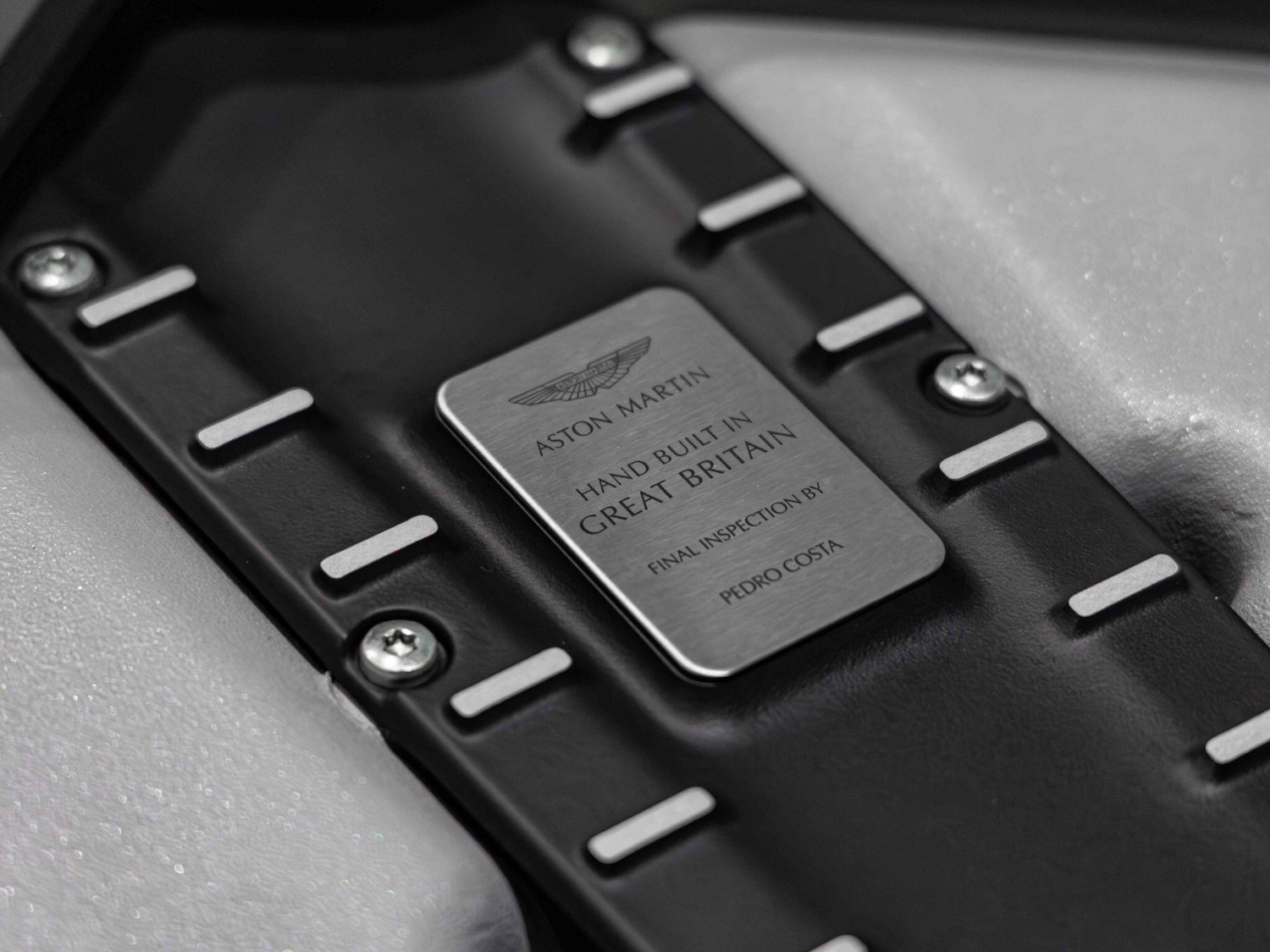 Used Aston Martin DBS 2022 for sale - 76994048: Photo 27