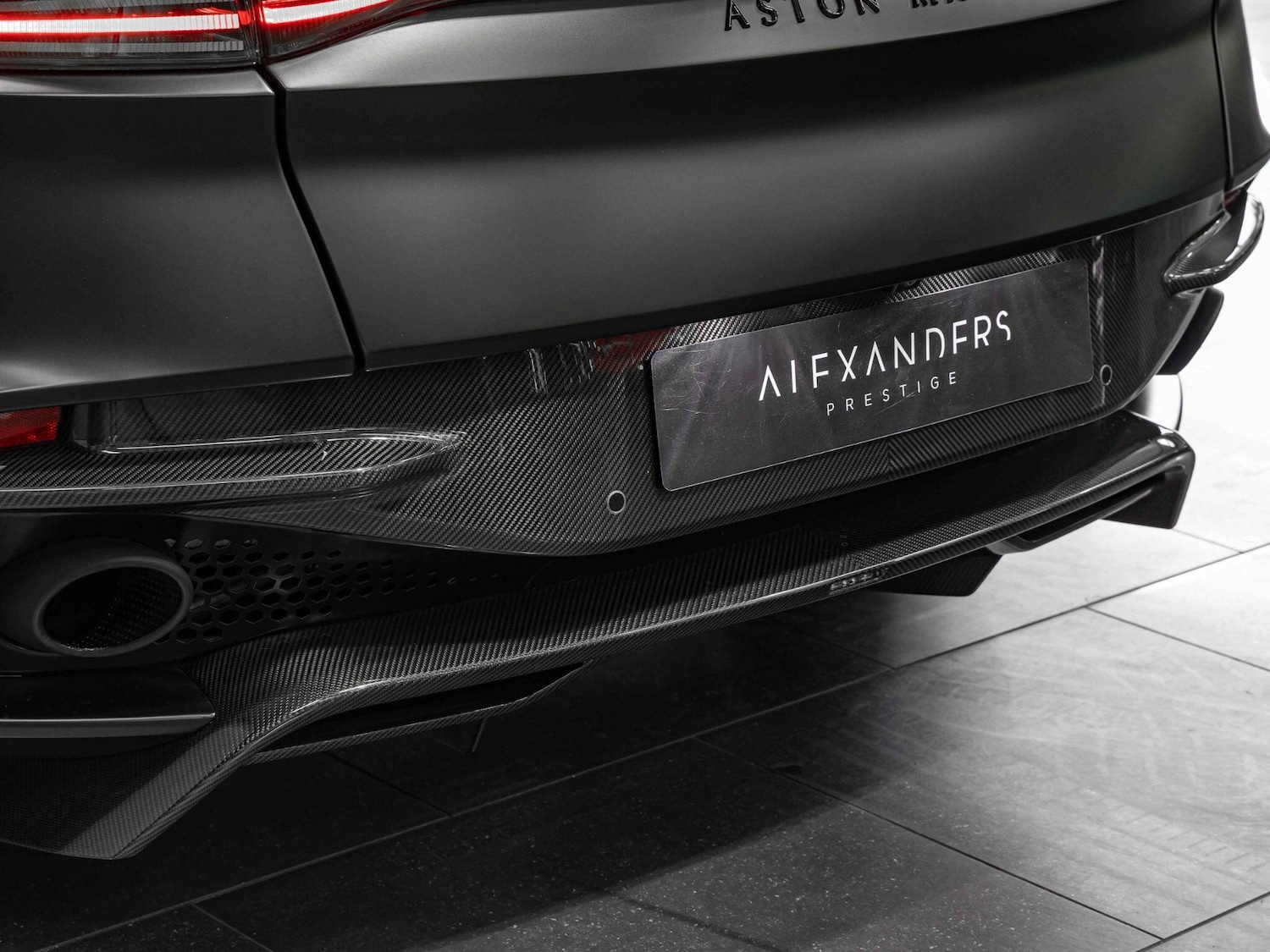 Used Aston Martin DBS 2022 for sale - 76994048: Photo 29