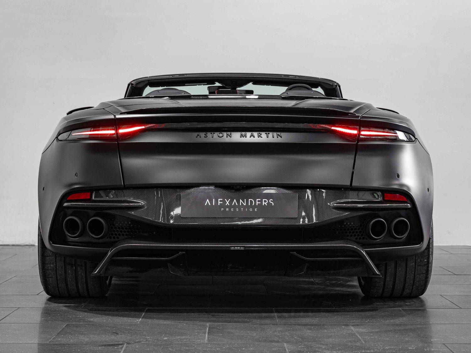 Used Aston Martin DBS 2022 for sale - 76994048: Photo 30