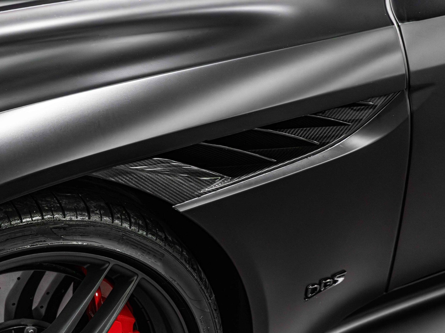 Used Aston Martin DBS 2022 for sale - 76994048: Photo 32