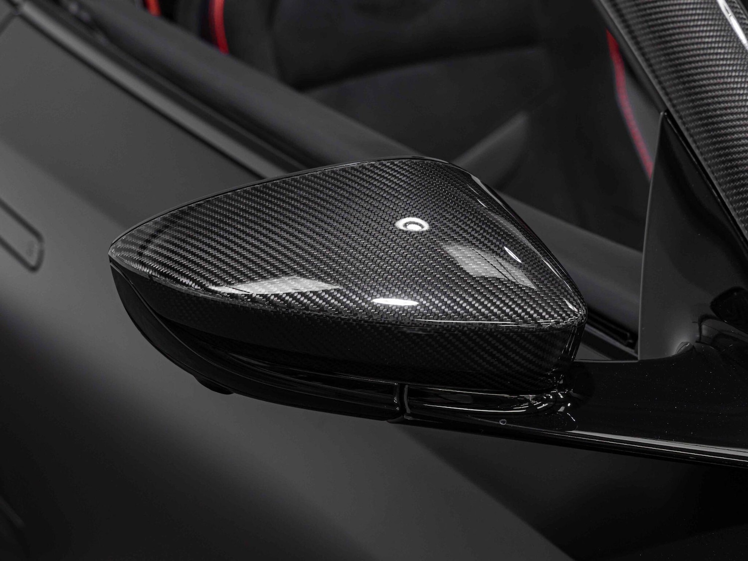 Used Aston Martin DBS 2022 for sale - 76994048: Photo 4