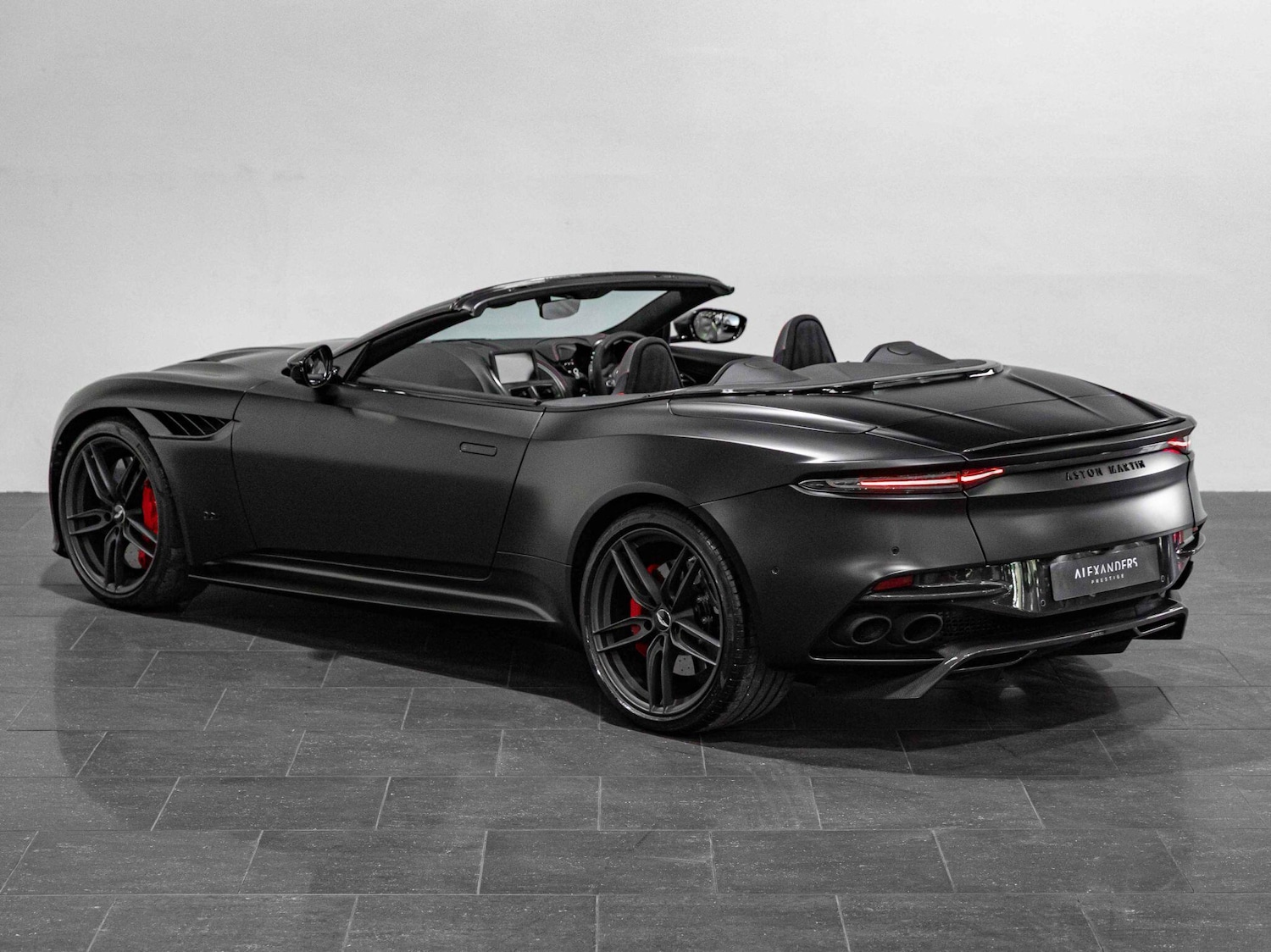 Used Aston Martin DBS 2022 for sale - 76994048: Photo 6