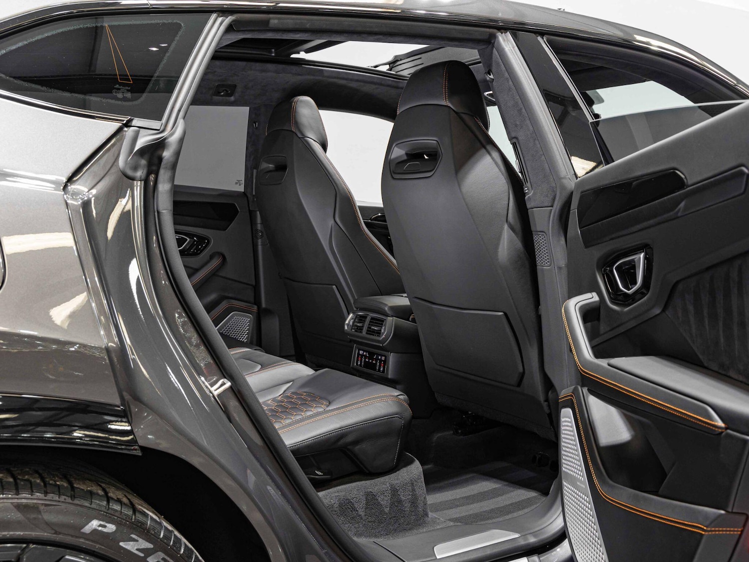 Used Lamborghini Urus 2021 for sale - 76994170: Photo 18