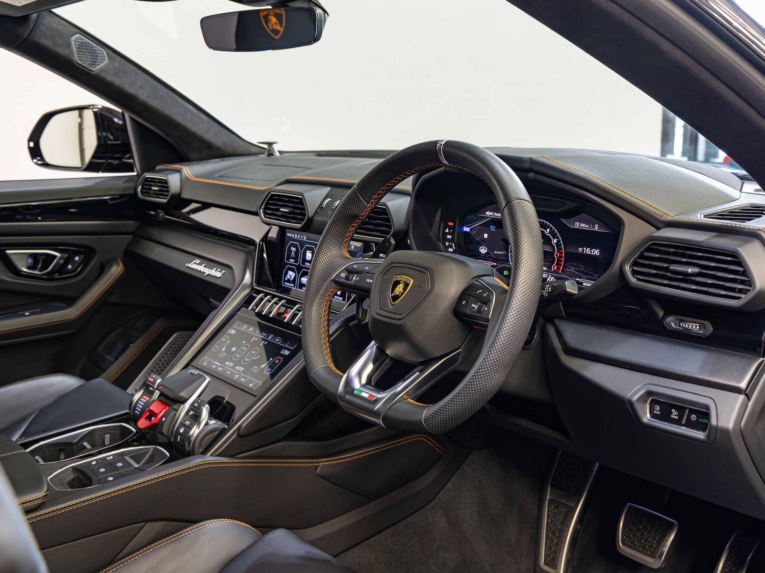 Used Lamborghini Urus 2021 for sale - 76994170: Photo 8