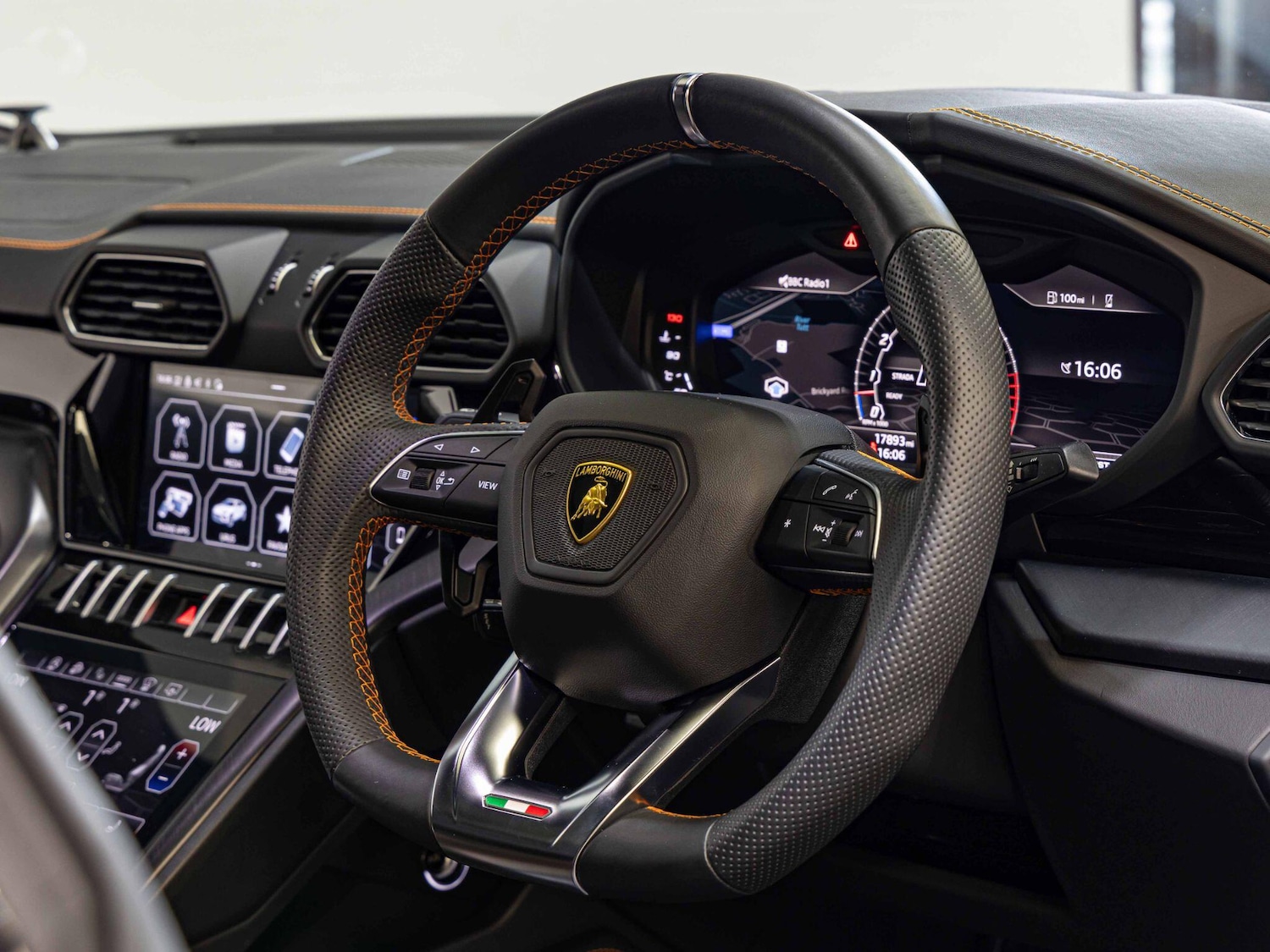 Used Lamborghini Urus 2021 for sale - 76994170: Photo 9