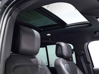 Used Land Rover Defender 110 2024 for sale - 77216249: Photo