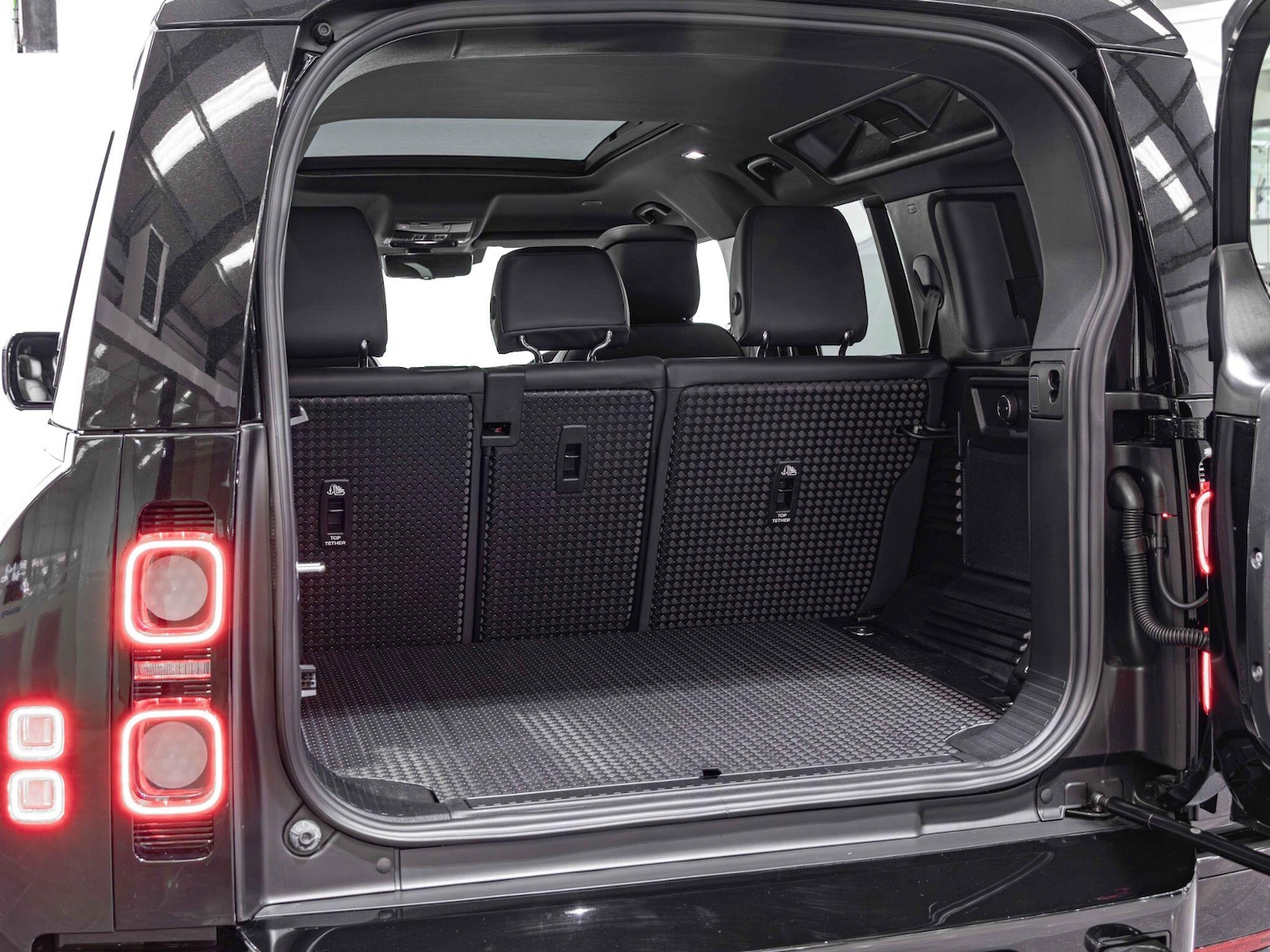 Used Land Rover Defender 110 2024 for sale - 76359962: Photo 28