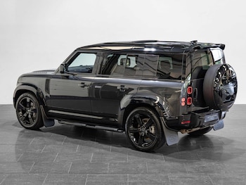 Used Land Rover Defender 110 2025 for sale - 75884037: Photo