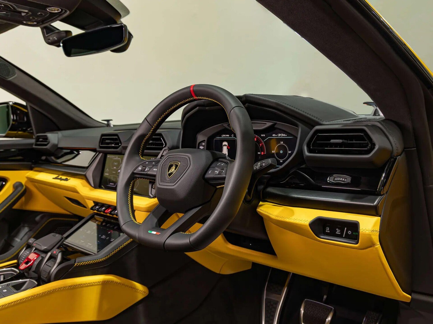 Used Lamborghini Urus 2025 for sale - 78100417: Photo 21